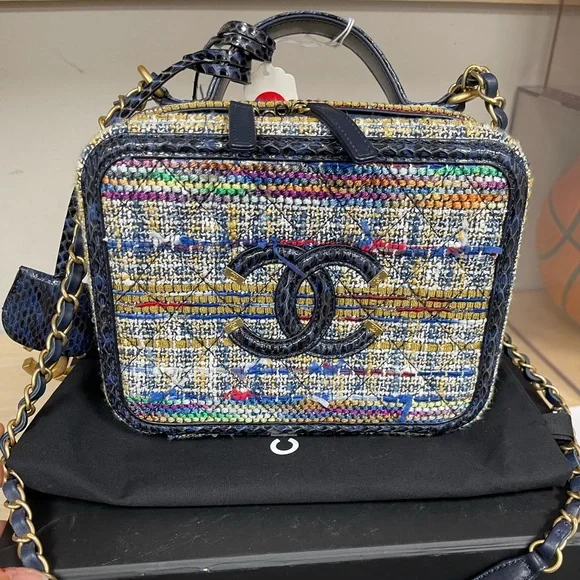 Chanel python tweed limited edition vanity - Picture 1 of 4